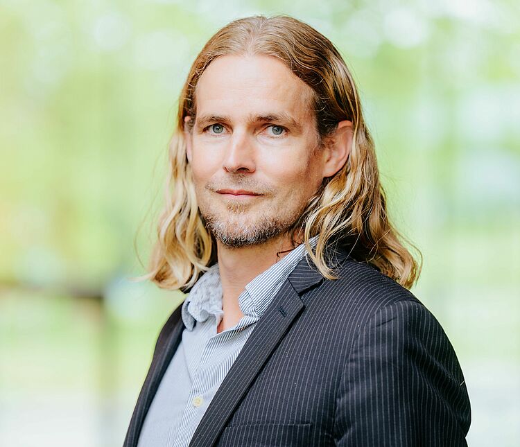 Portrait Prof. Dr Stefan Schumacher