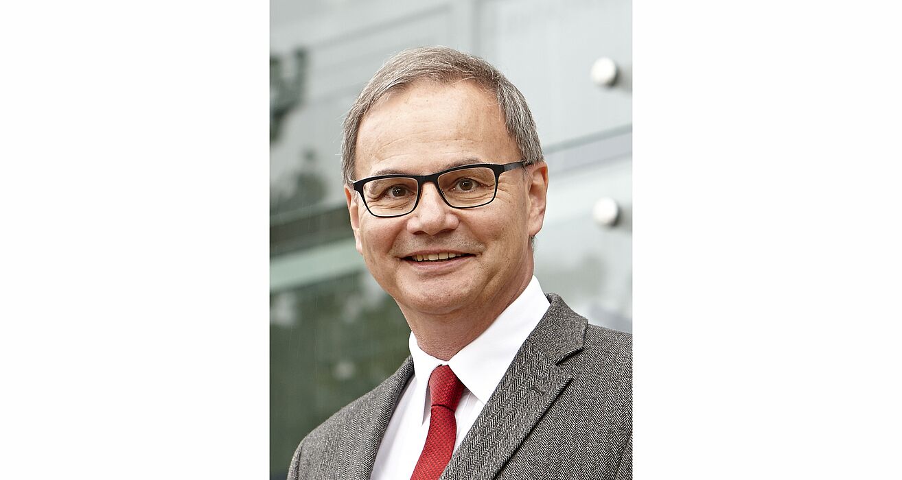Foto (Universität Paderborn): Prof. Dr. Artur Zrenner