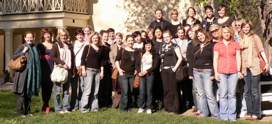 Foto: Gruppenbild der Studierenden mit Prof. Dr. Ströter-Bender in Weimar